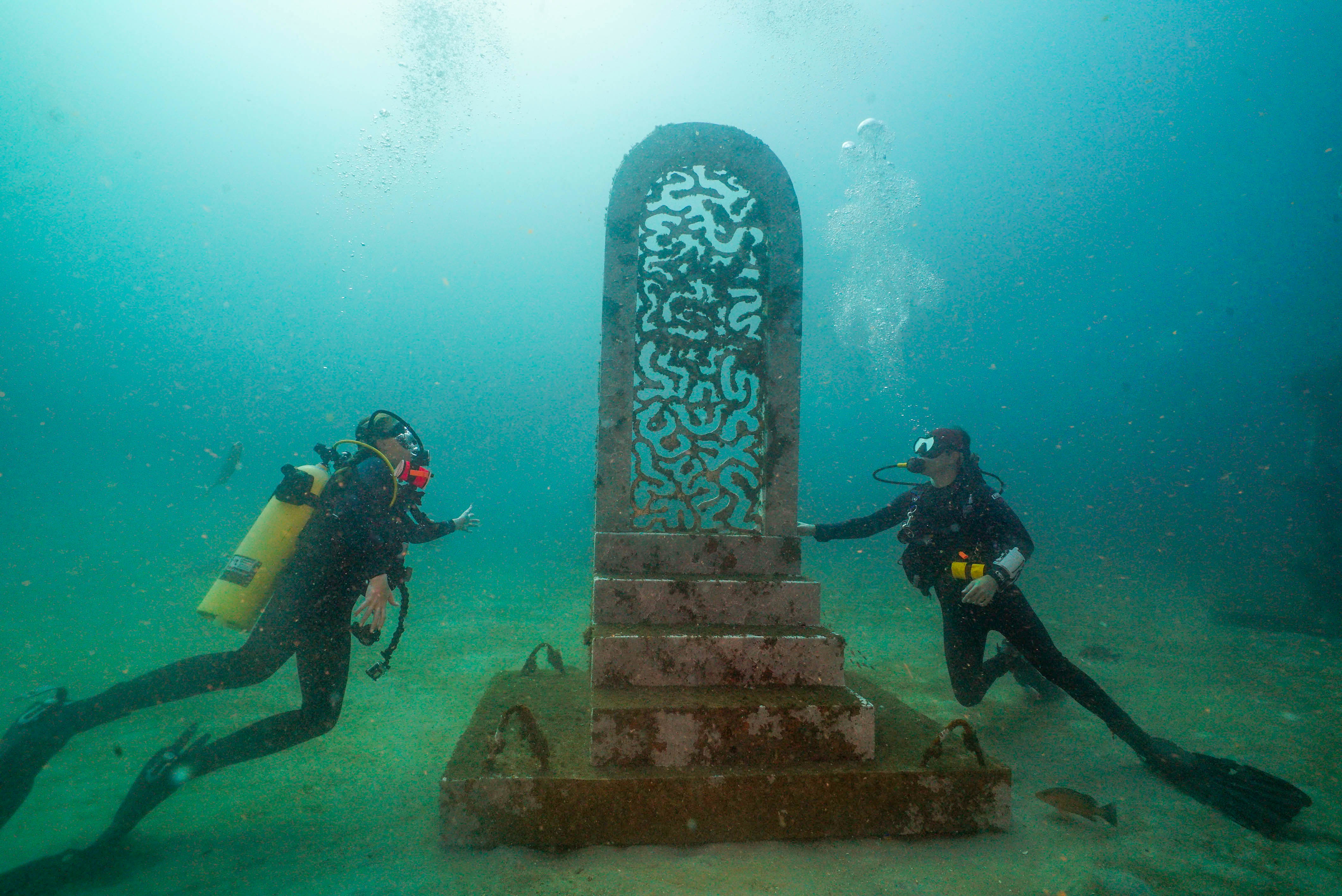 The Underwater Museum of Art (UMA)